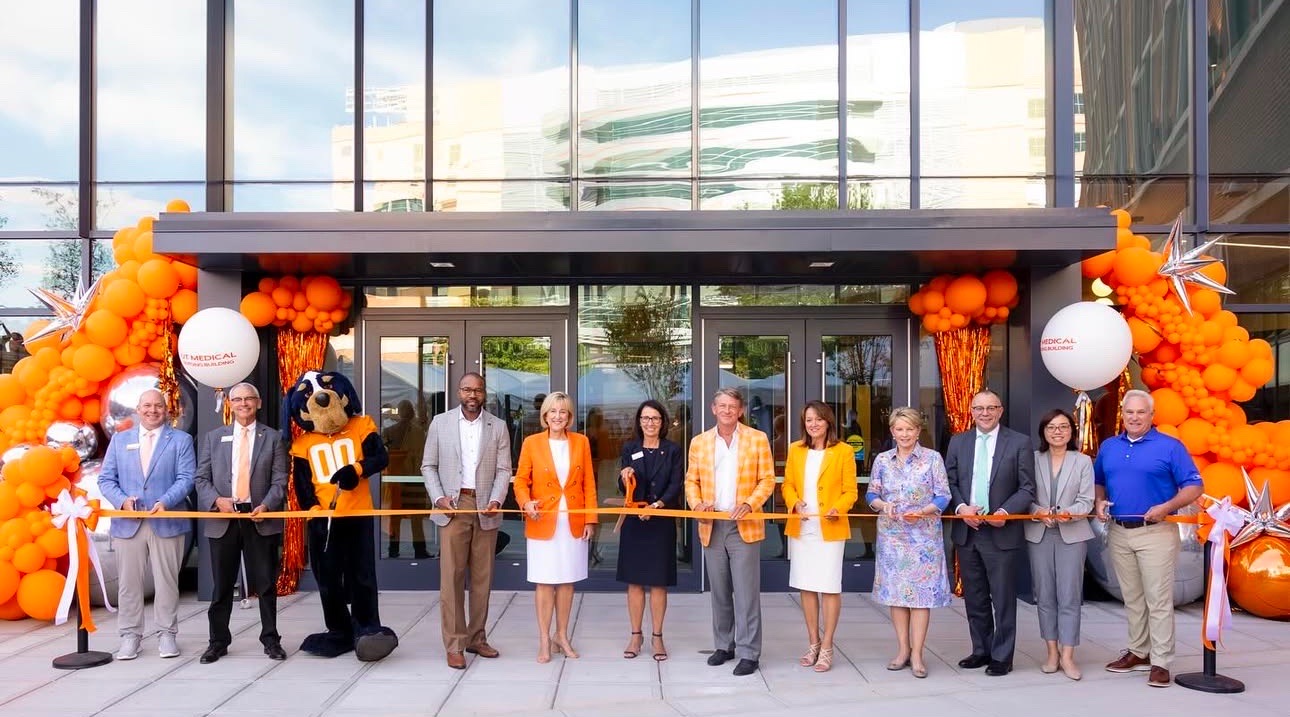 UT Medical Rope Cutting with Streamers and Balloon Display, Orange